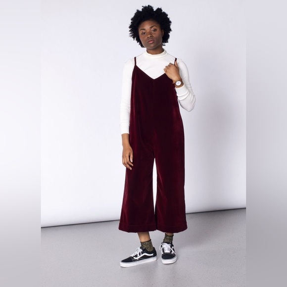 WILDFANG by URBAN OUTFITTERS NWOT The Chill Velvet Jumpsuit - Picture 1 of 8